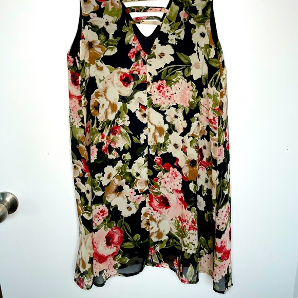 🌟 Black & Pink Floral Mini Dress 🌟 - Picture 2 of 4